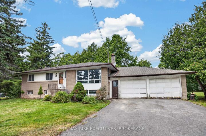Property Photo:  18 Dalgleish Avenue  ON K7K 5H6 