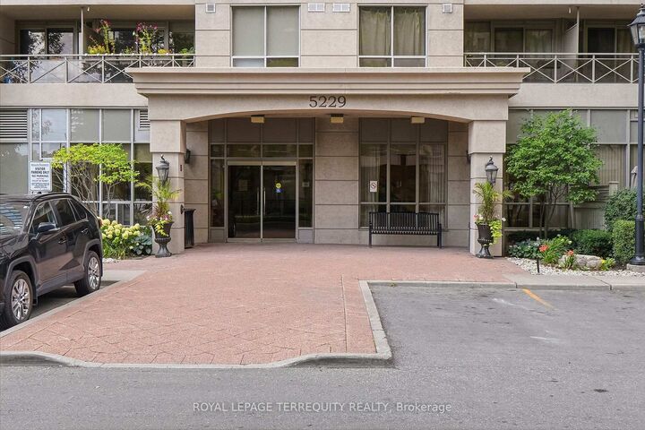 Property Photo: 5229 Dundas Street W 405 ON M9B 6L9