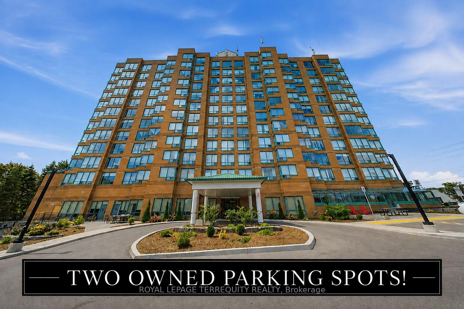 Property Photo: 711 Rossland Road E 606 ON L1N 8Z1