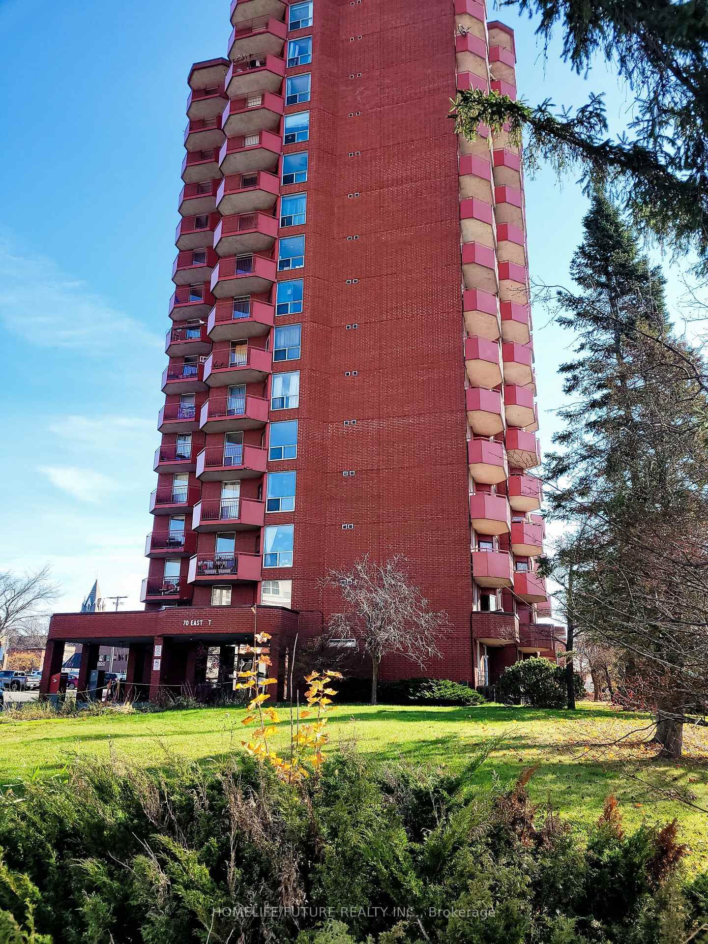 Property Photo: 70 East Street E 204 ON P6A 6M1