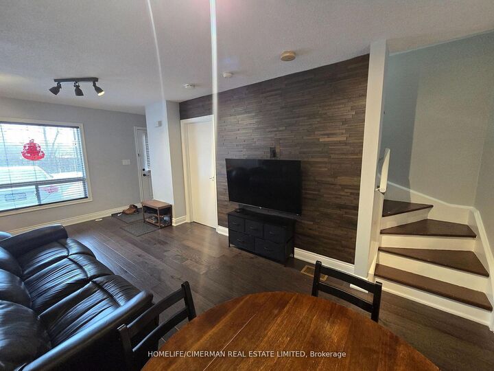 Property Photo:  4277 Lawrence Avenue E 6  ON M1E 2S8 