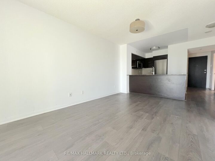 Property Photo: 5162 Yonge Street 607 ON M2N 0E9