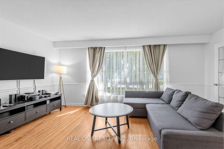 10 Devins Drive — photo 1