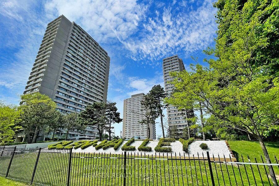 Property Photo: 715 Don Mills Road 2103 ON M3C 1S5