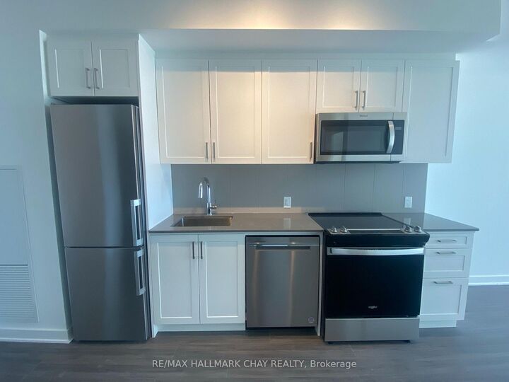 Property Photo: 681 Yonge Street 317 ON L4N 4E8
