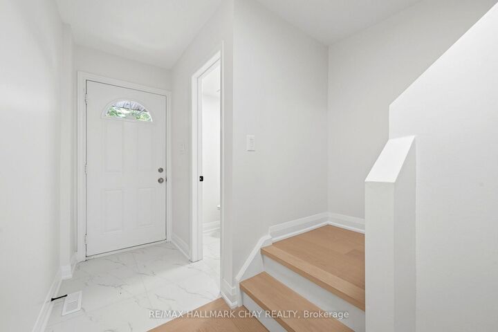 Property Photo:  52 Adelaide Street 6  ON L4N 3T5 