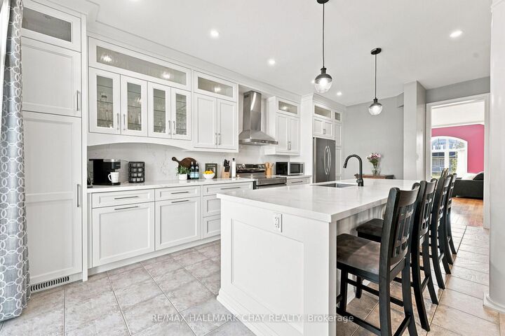 Property Photo:  167 The Queensway N/A  ON L4M 0B5 