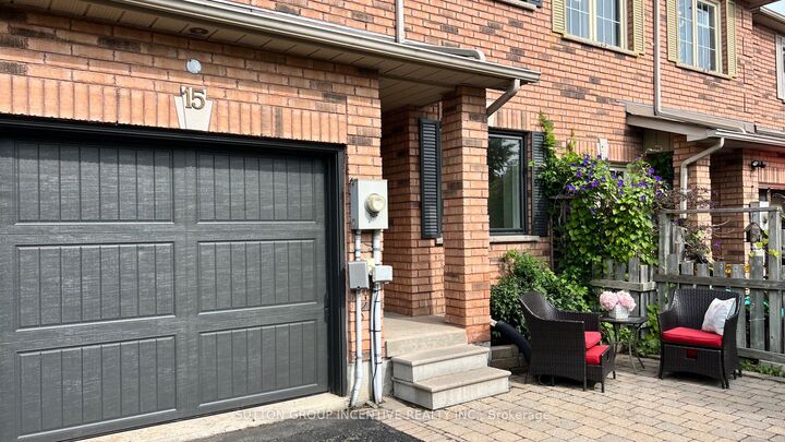 Property Photo: 15 Bruce Crescent ON L4N 8T8