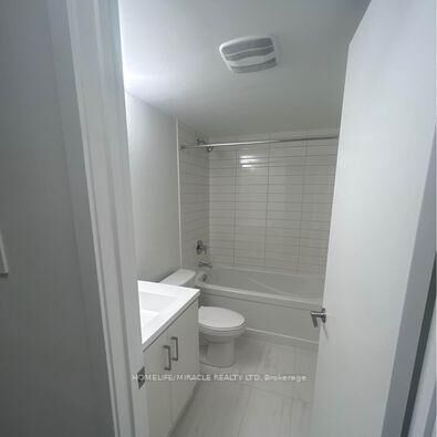 Property Photo: 39 Honeycrisp Crescent 81 ON L4K 0N6