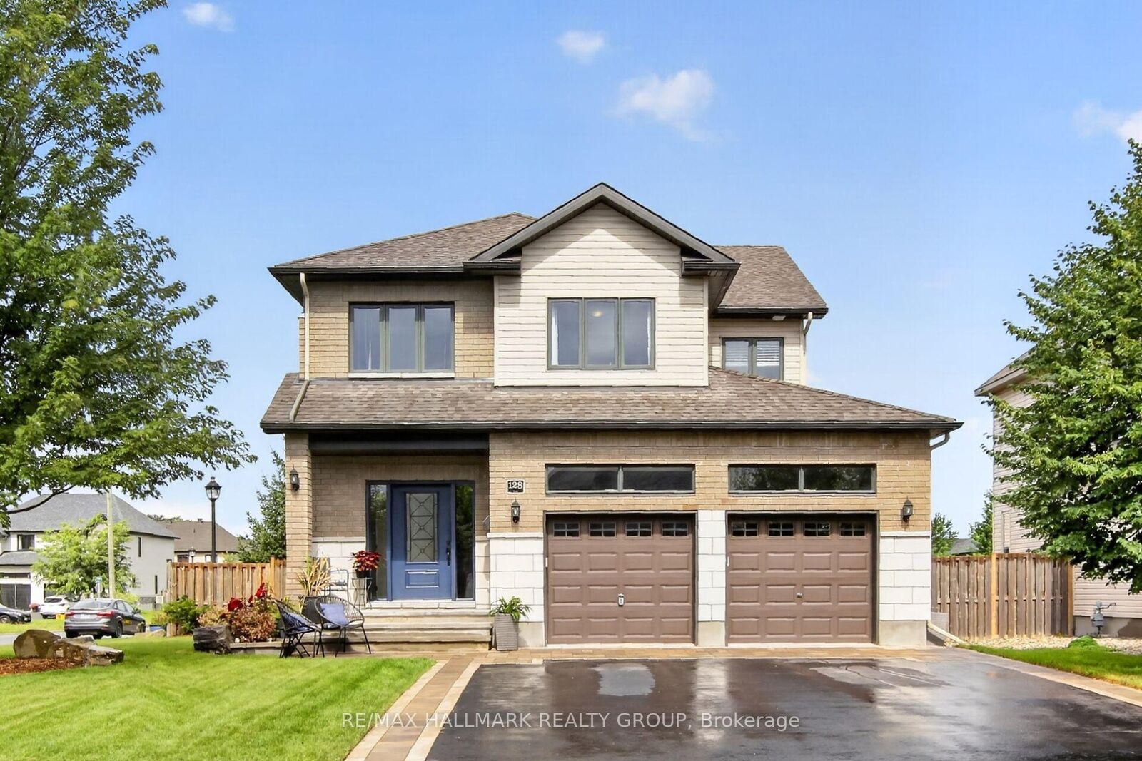 Property Photo:  128 Francis Street  ON K7C 0E9 