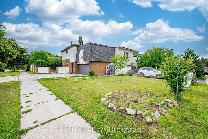Property Photo:  2574 Council Ring Road  ON L5L 1X5 