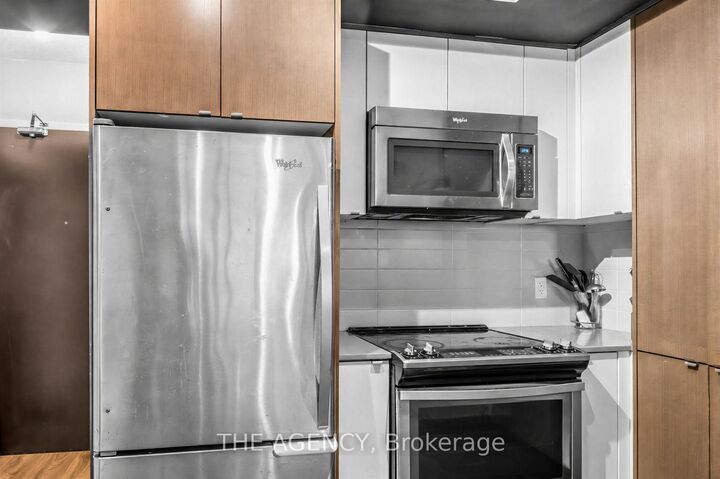 Property Photo:  9 Valhalla Inn Road 1409  ON M9B 0B2 