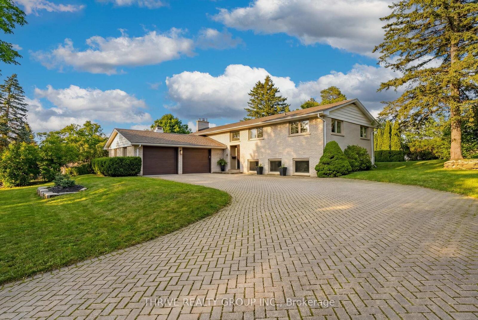 Property Photo: 688 Westmount Hill Drive ON N6K 1B2