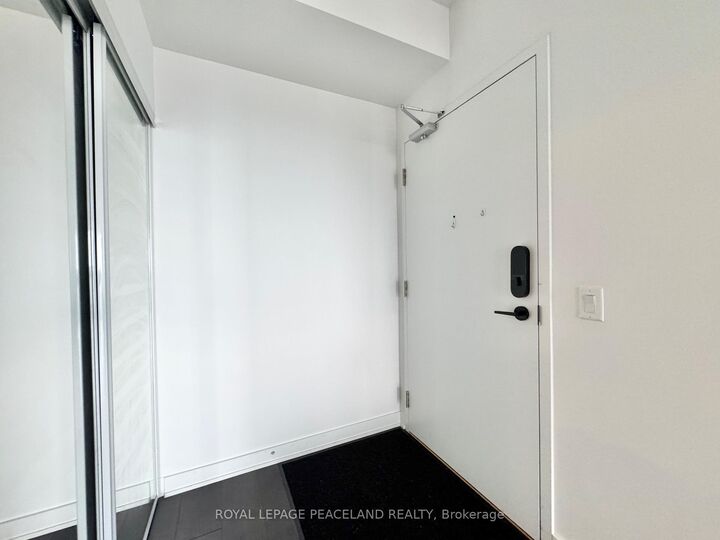 Property Photo:  105 Oneida Crescent 2806  ON L4B 0H6 