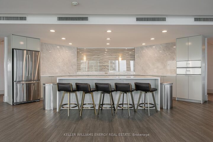 Property Photo: 10 Yonge Street 1604 ON M5E 1R4