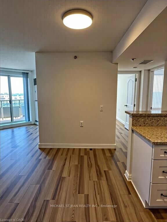 Property Photo:  4640 Kimbermount Avenue 707  ON L5M 5W6 