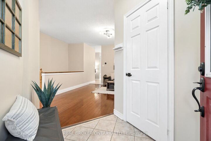 Property Photo: 27 Spruce Boulevard ON L7J 2Y3