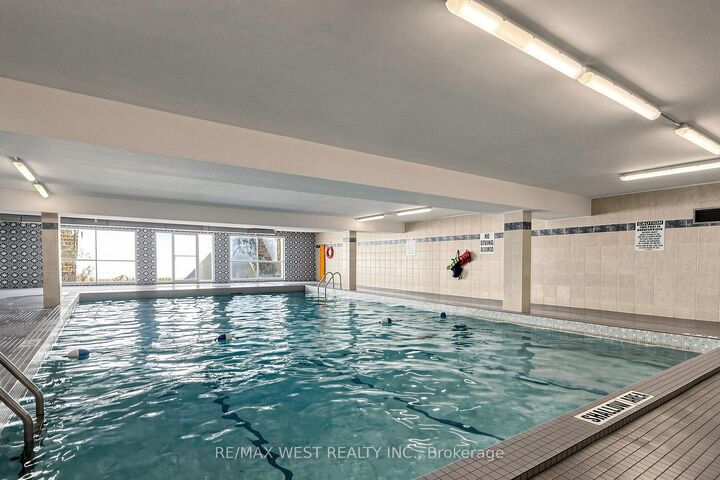 Property Photo: 1624 Bloor Street 105 ON L4X 2S2