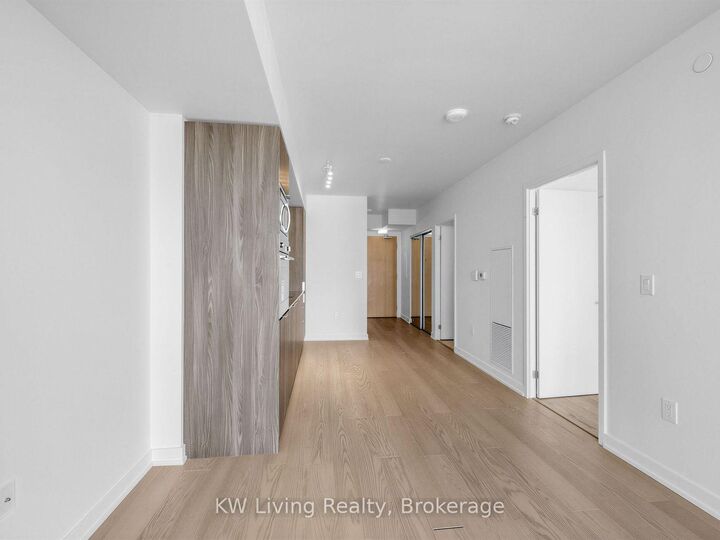 Property Photo: 11 Wellesley Street 4309 ON M4Y 1E8