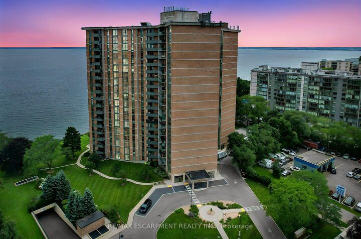 5250 Lakeshore Road 1207 — photo 1