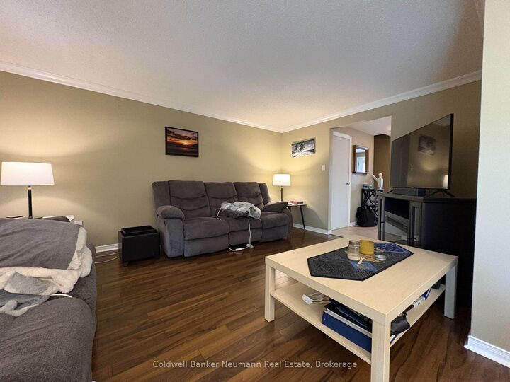 Property Photo:  120 Moss Place Upper  ON N1G 4V4 