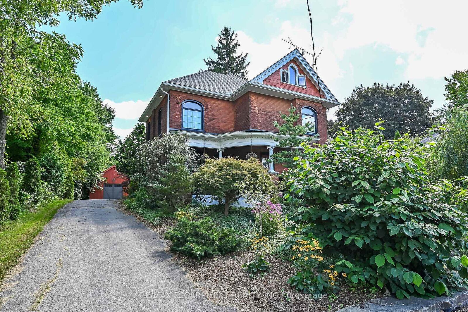 Property Photo: 2074 Governors Road ON L0R 1J0