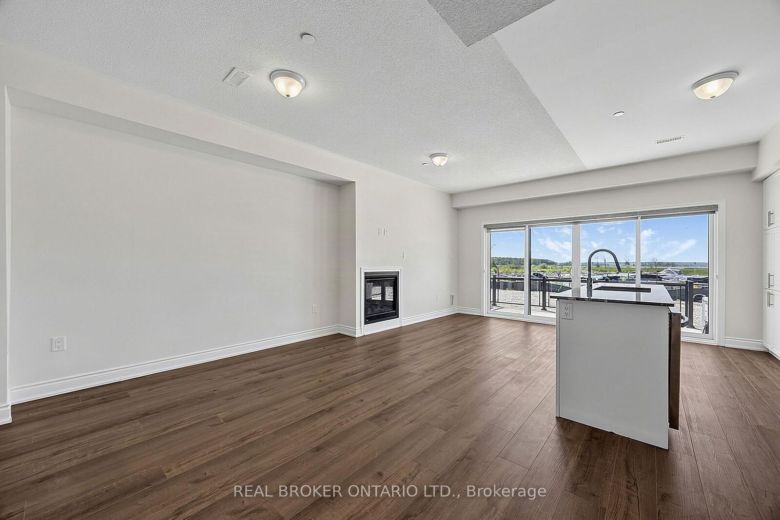 Property Photo: 82 Marina Village Drive ON L0K 1S0