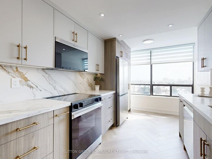Property Photo:  7440 Bathurst Street 1009  ON L4J 7K8 
