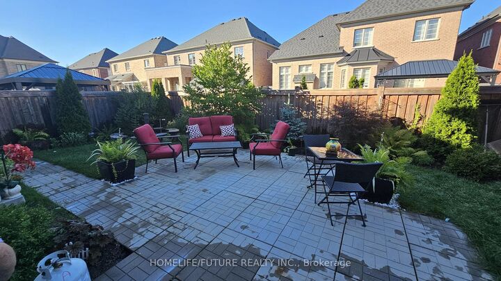 Property Photo:  77 Martin Byrne Drive Main &Amp 2nd  ON L6P 4C7 