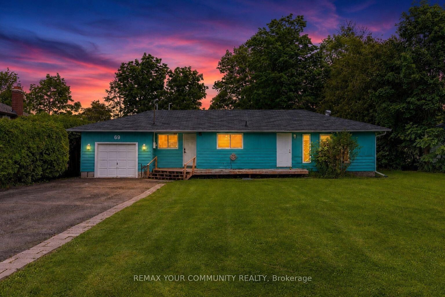 Property Photo: 69 Virginia Boulevard ON L0E 1R0