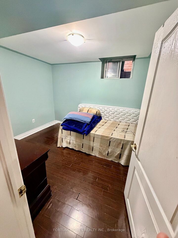 Property Photo:  9 Paddington Road  ON L6P 2B3 