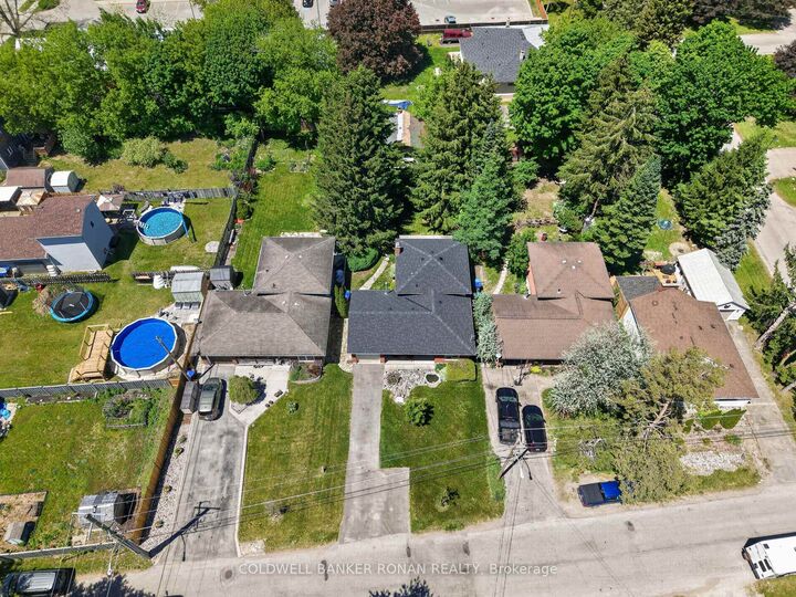 Property Photo: 132 Queen Street ON L9R 1K6