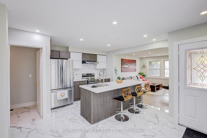 Property Photo: 122 Ormond Drive ON L1G 6T4