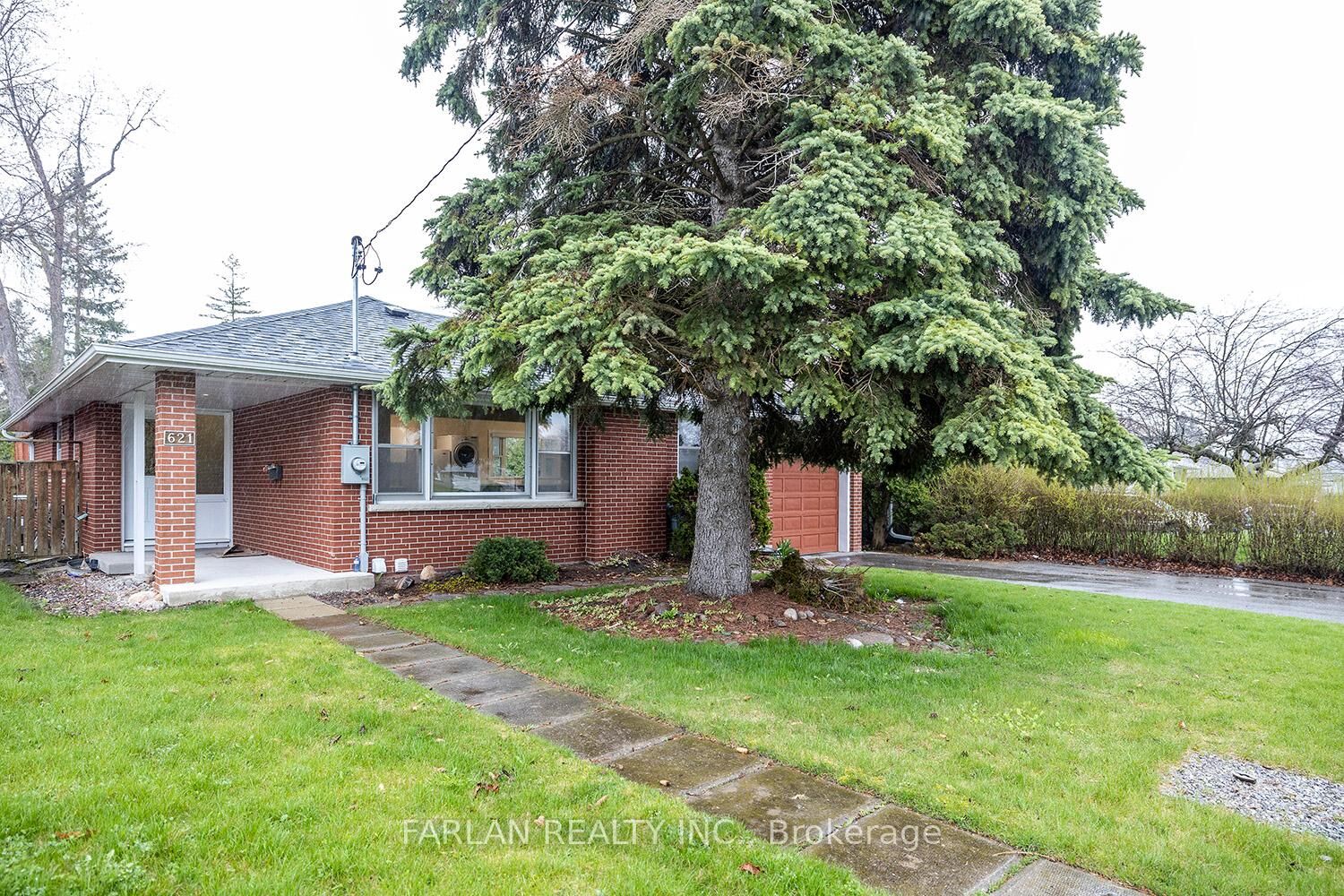 Property Photo:  621 Gibbons Street Bsmt#1  ON L1J 4Z7 