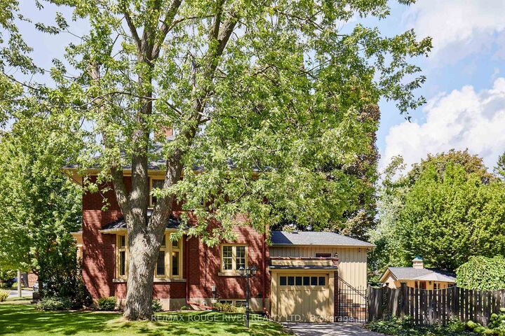 Property Photo: 513 Centre Street S ON L1N 4W5