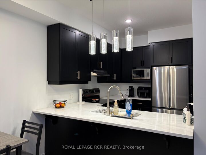 Property Photo:  690 Broadway N/A 24  ON L9W 5C8 