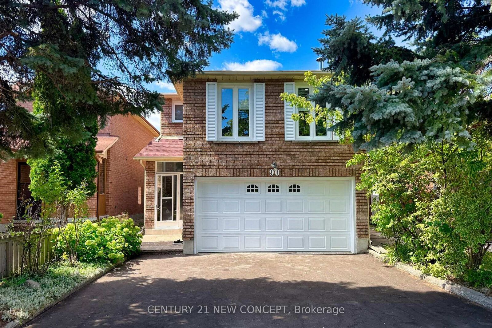 Property Photo:  90 Wade Gate  ON L4J 5X4 