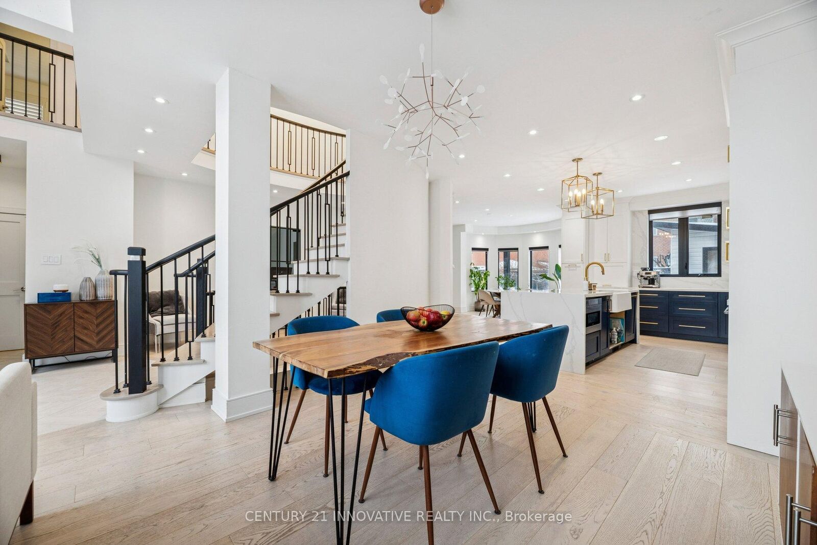 Property Photo: 6 Devonridge Crescent ON M1C 5B1