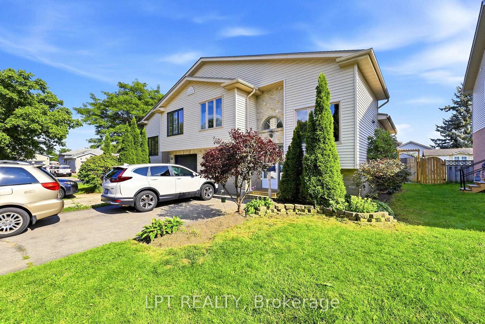 Property Photo: 79 Sunrise Crescent ON N5V 4V8