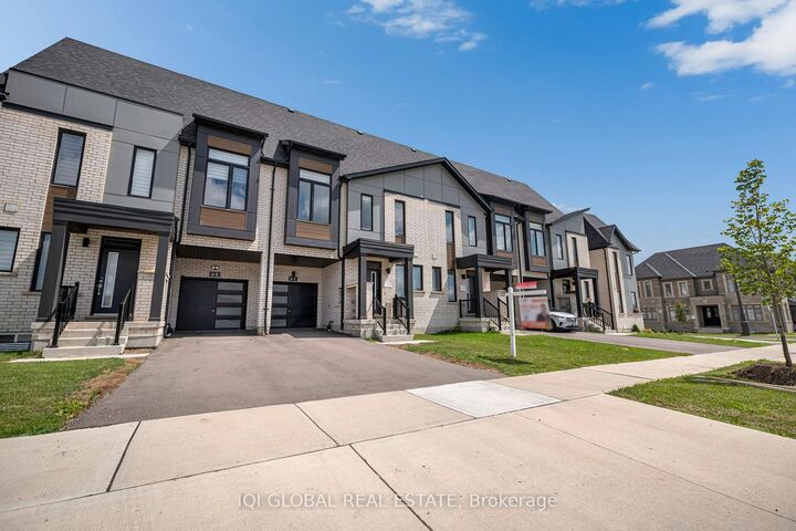 Property Photo: 66 Settlers Road E ON L6H 7W5