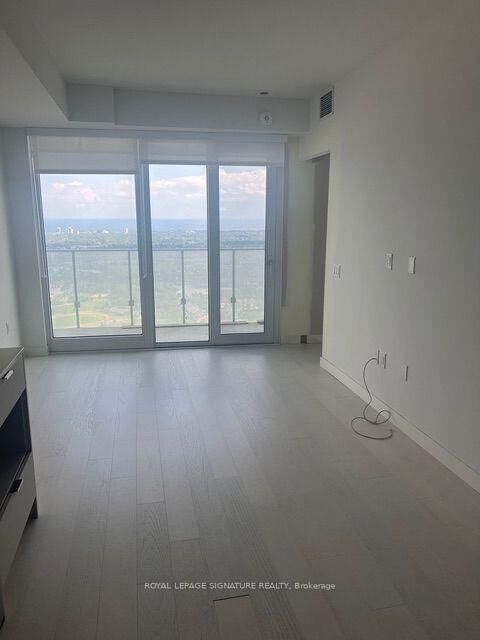 Property Photo: 3883 Quartz Road 4808 ON L5B 4M6