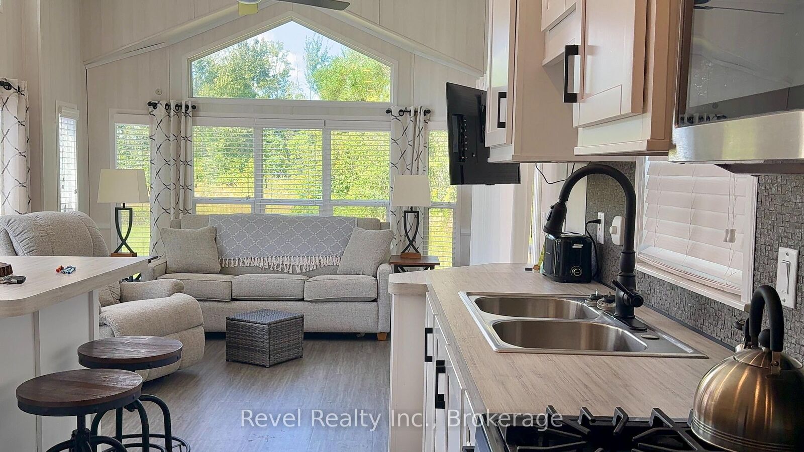 Property Photo: 657 Thunder Bridge Road Cv082 ON K9V 4R1