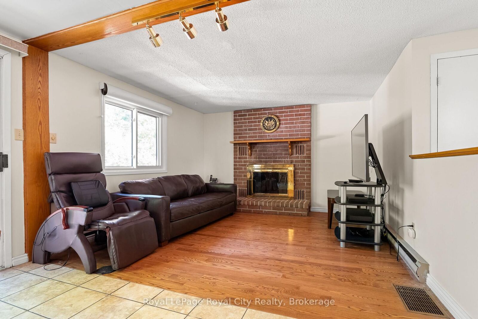 Property Photo: 121 Imperial Road N ON N1H 7Z5