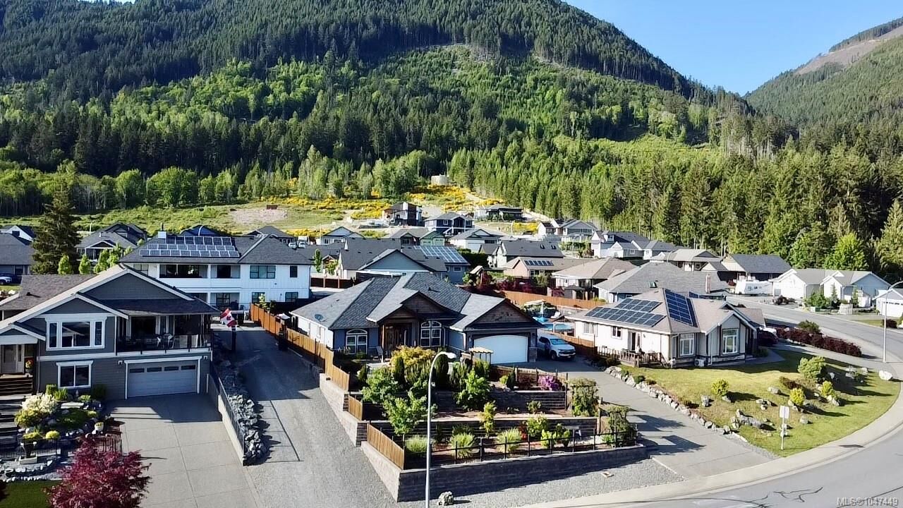 Property Photo:  482 Mountain View Dr  BC V0R 2G1 
