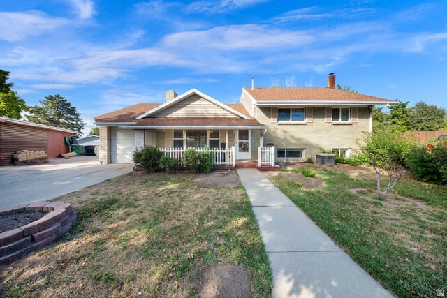 Property Photo: 556 W Greenleaf Dr UT 84123