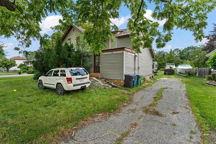 Property Photo: 12122 Intersection Road ON N8N 1R3