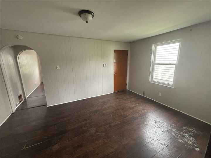Property Photo:  920 Vankirk St  PA 15025 