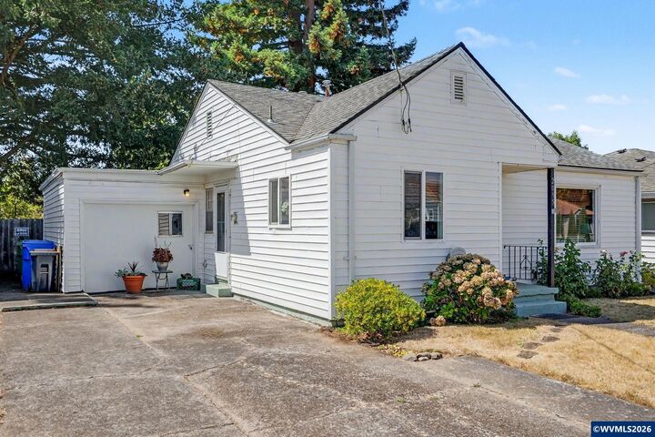 Property Photo:  2095 University St SE  OR 97301 