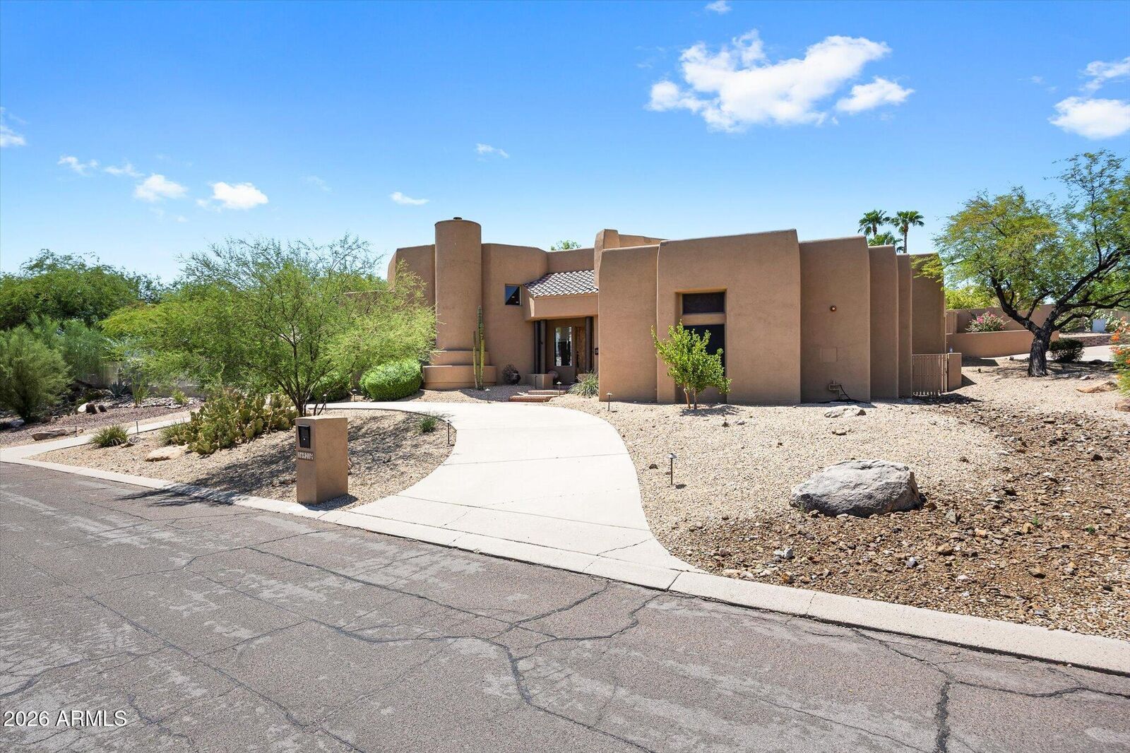 Property Photo: 16921 E Parlin Drive AZ 85268