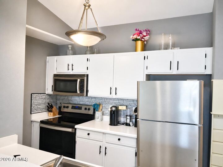 Property Photo: 985 E Mingus Avenue 823 AZ 86326